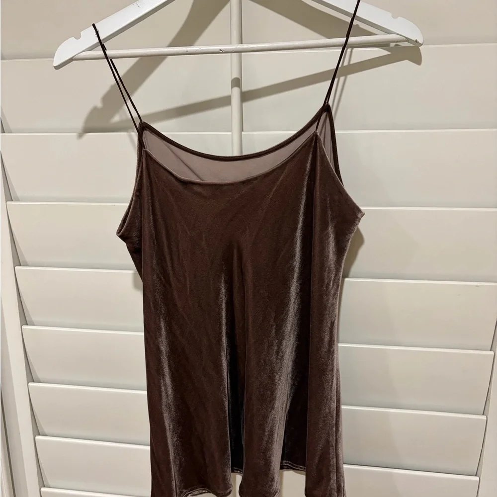 VINCE NWT Velvet Spaghetti Strap Camisole Cami Tank Top Cocoa Bean M Brown - Picture 9 of 10